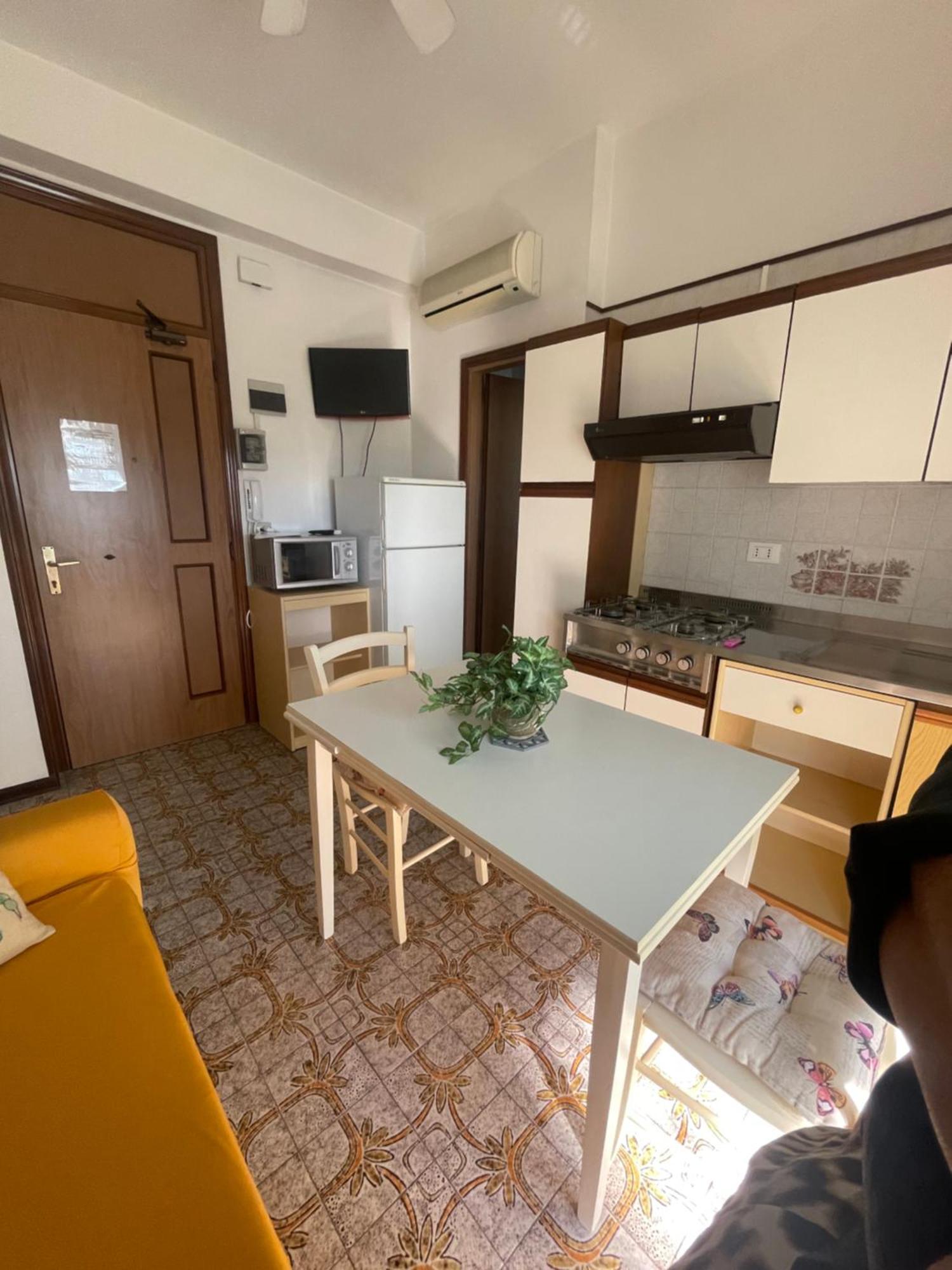 Апартаменти Foscolo Sunset House Лідо-ді-Єзоло Екстер'єр фото